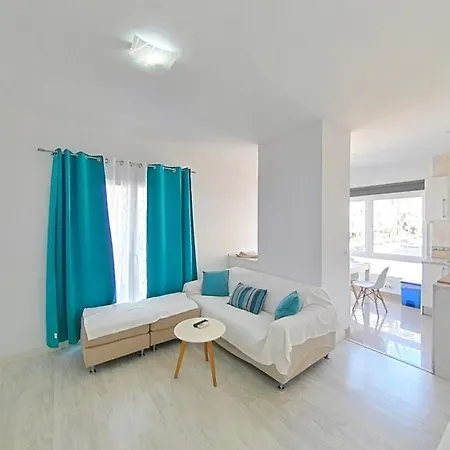 Apartment Benalroma A 50 Metros De La Playa!